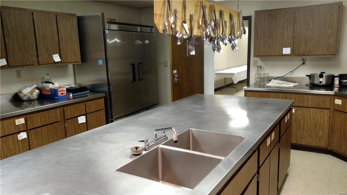 Steen & Cunninghams - Commercial Sale