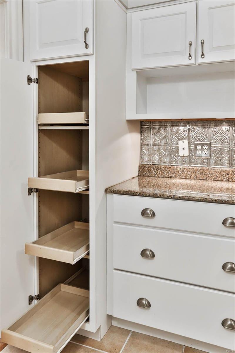 Aberdeen Condo - Residential