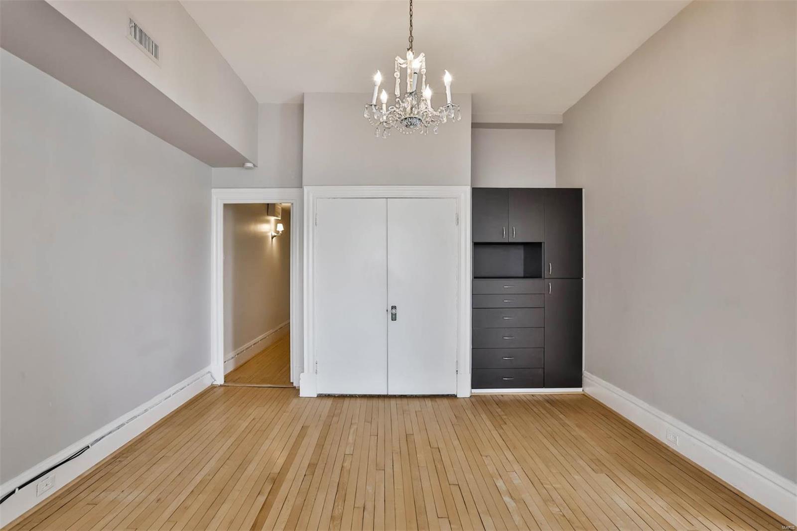 Aberdeen Condo - Residential