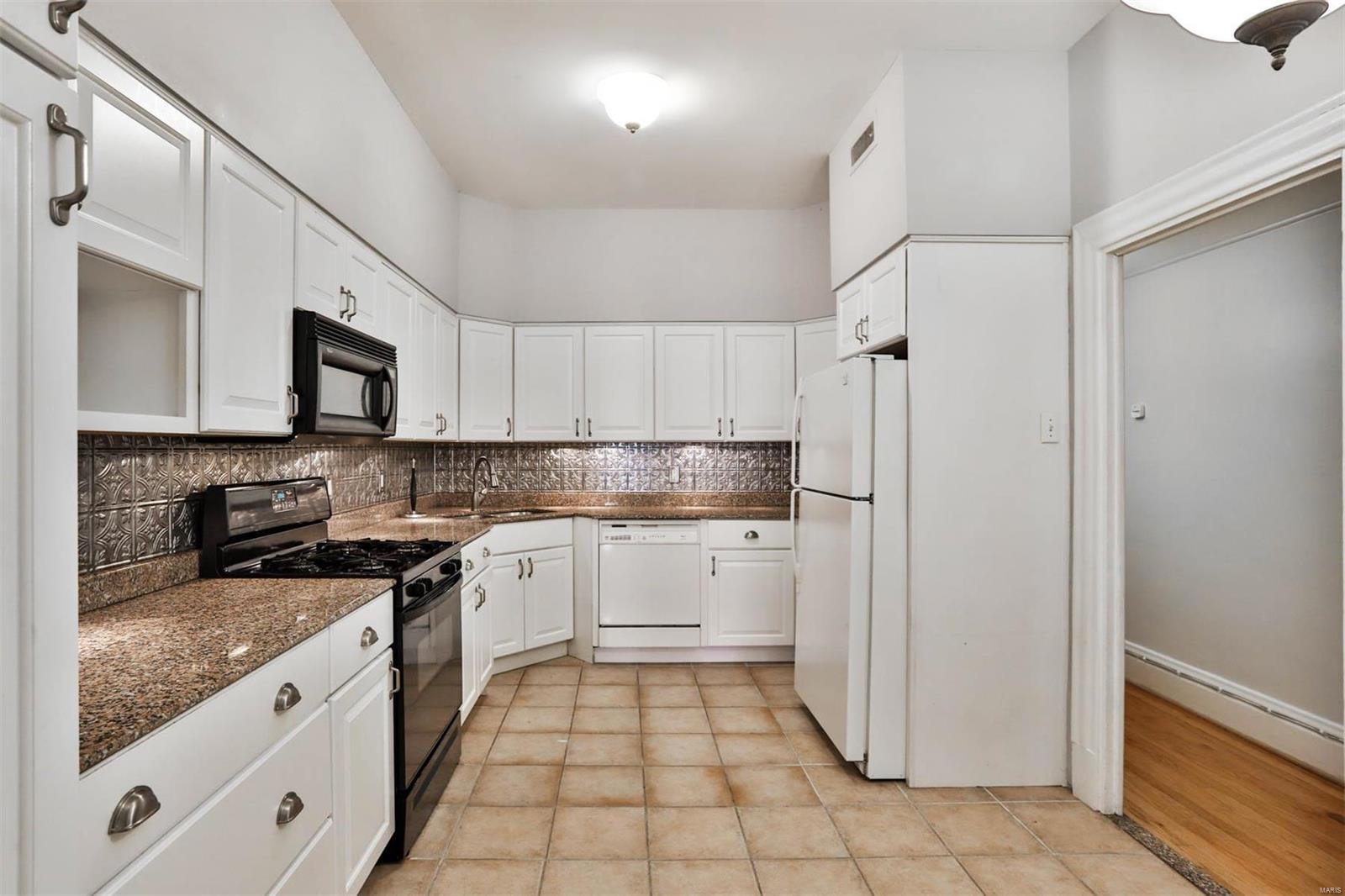 Aberdeen Condo - Residential