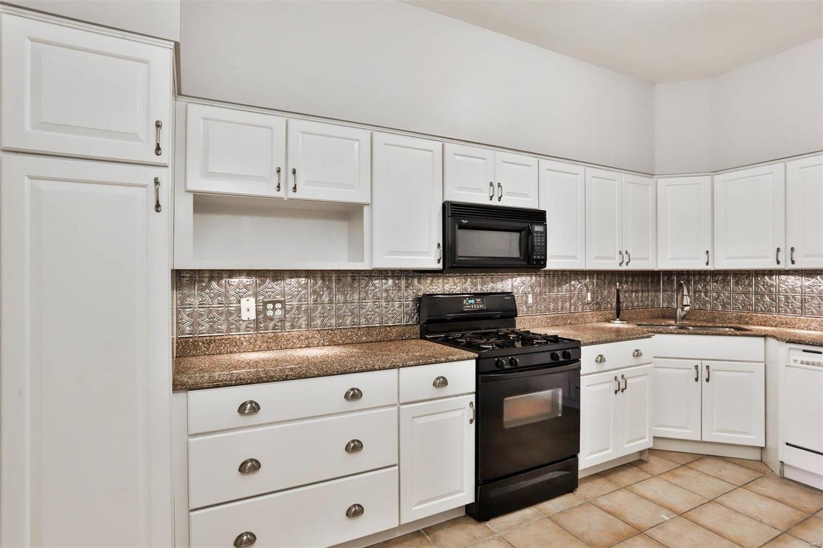 Aberdeen Condo - Residential