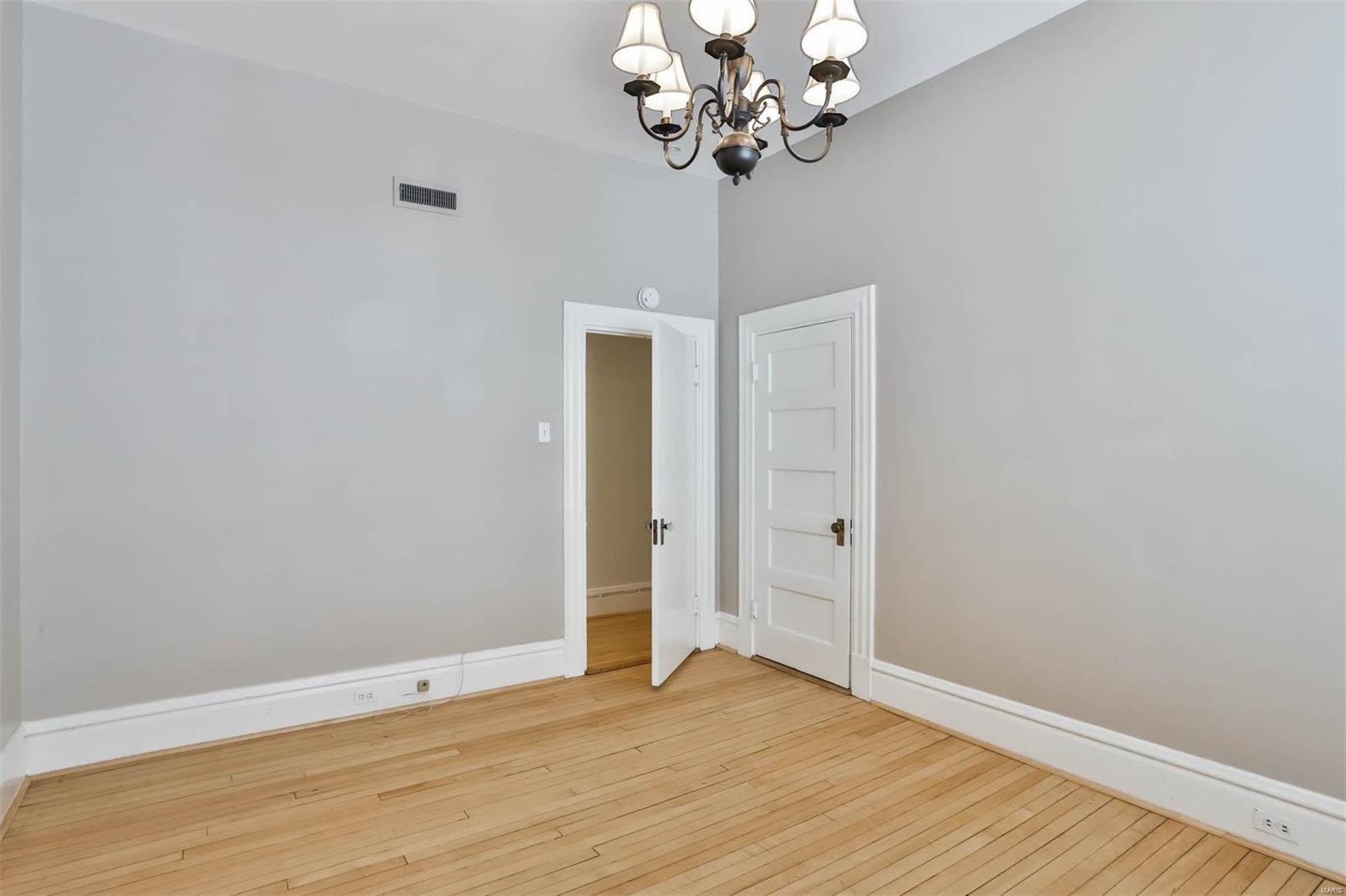 Aberdeen Condo - Residential