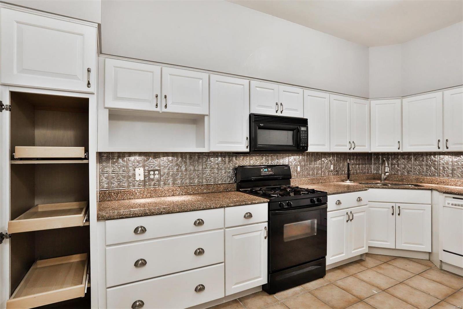 Aberdeen Condo - Residential