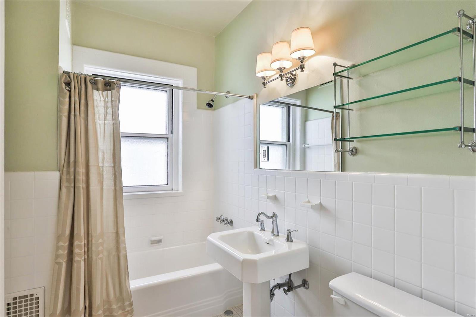 Aberdeen Condo - Residential