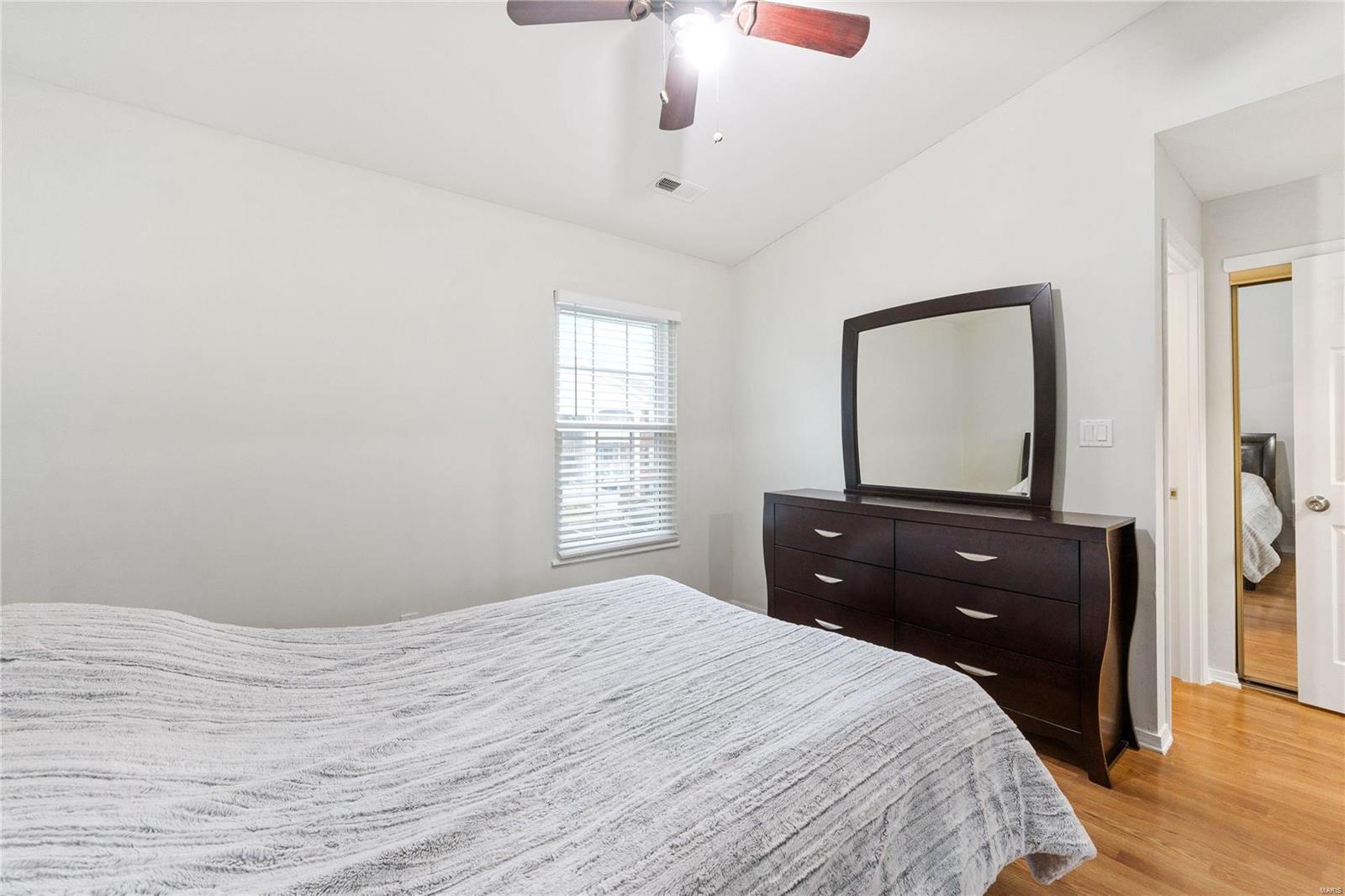 St Louis, Missouri 63146, United States, 2 Bedrooms Bedrooms, ,2 BathroomsBathrooms,Residential,Pending,24200