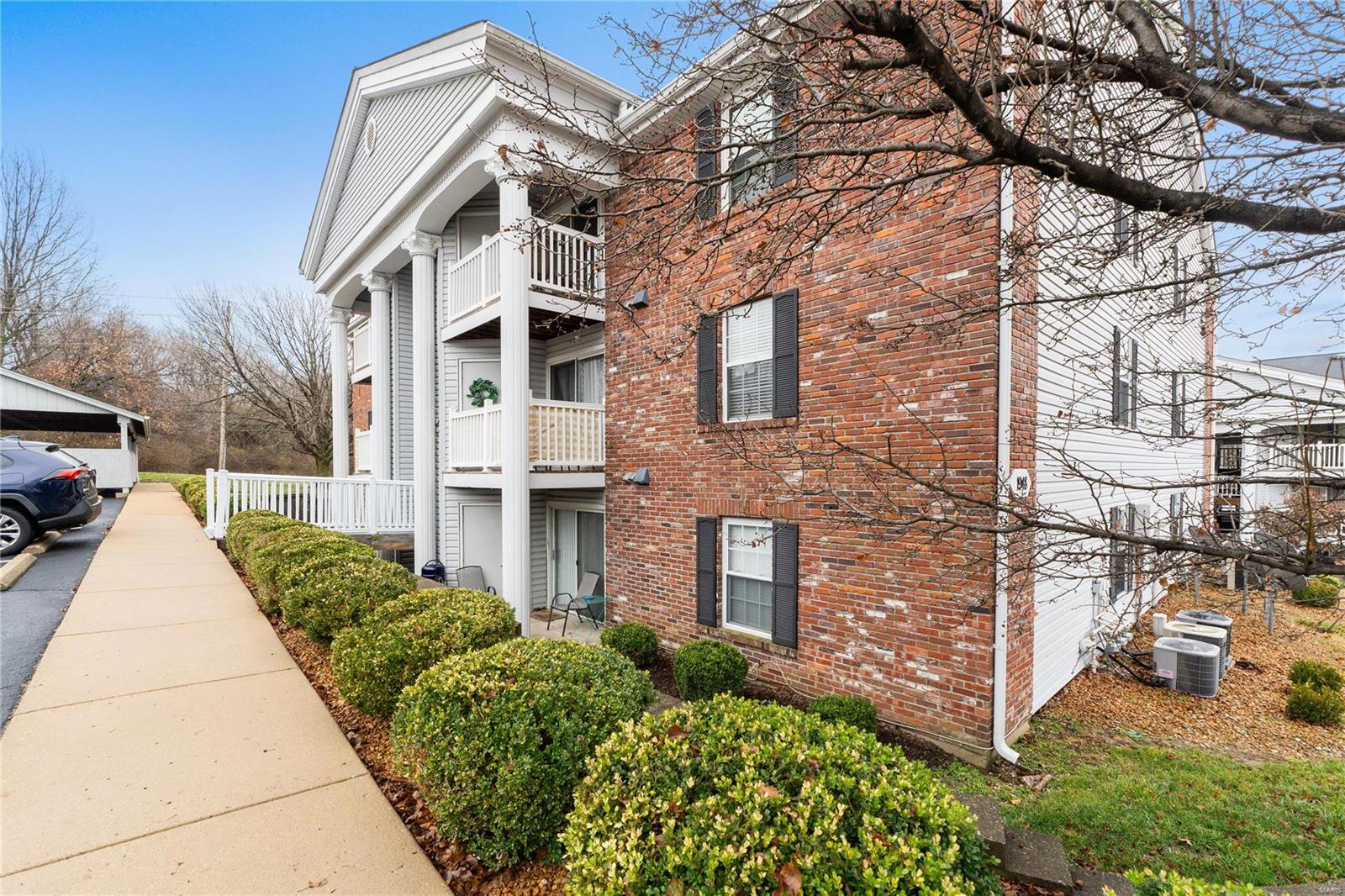 St Louis, Missouri 63146, United States, 2 Bedrooms Bedrooms, ,2 BathroomsBathrooms,Residential,Pending,24200