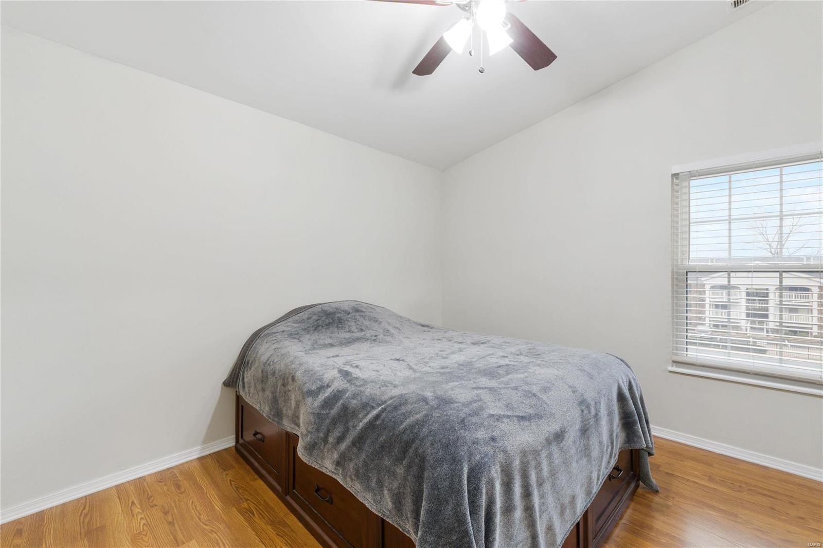 St Louis, Missouri 63146, United States, 2 Bedrooms Bedrooms, ,2 BathroomsBathrooms,Residential,Pending,24200