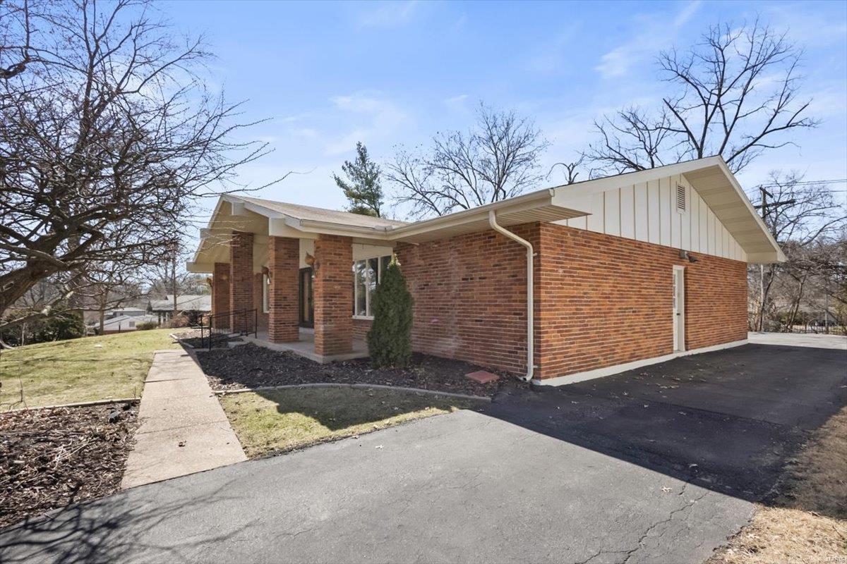 811 Woodmoor Drive