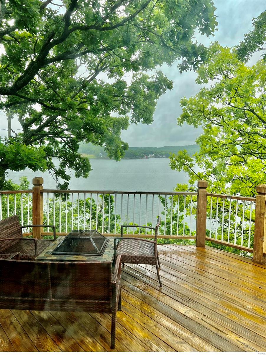 FOUR SEASONS - Residential