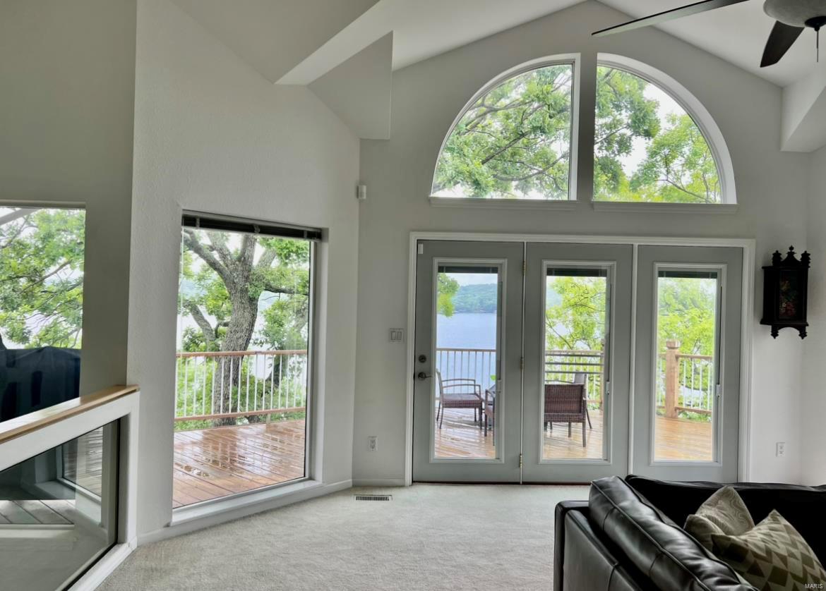 FOUR SEASONS - Residential