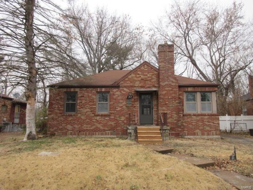 Take a look at this brick ranch style home featuring 3 bedrooms, 1.5 baths with nice fenced yard and covered off street parking. Located close to schools, shopping and within minutes from I-70. Awesome property!! This is a Fannie Mae Homepath Property.