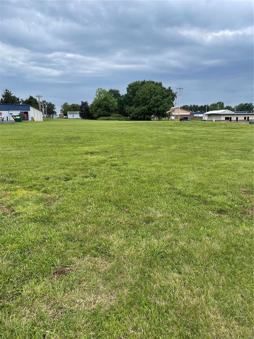 Commercial Lot! Perfect Location for your business! Super busy street all day, every day! Lot was recently cleared and ready to build on. Location: City