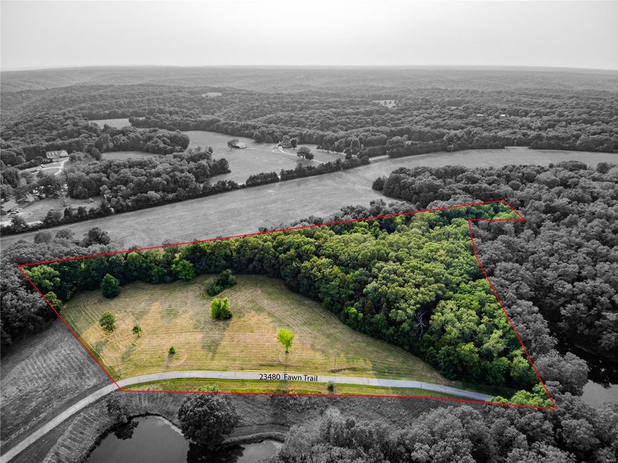 This spectacular 5 lot in popular Southern Warren County in the Elite Established Deer Run Subdivision with blacktop frontage is just waiting for you to build your dream home with several building spots and pastureland for horses makes this property the perfect place to call your own. This land has the perfect mix of open and wooded acreage, you won't want to miss out!! Additional Rooms: In Platted Subdv.