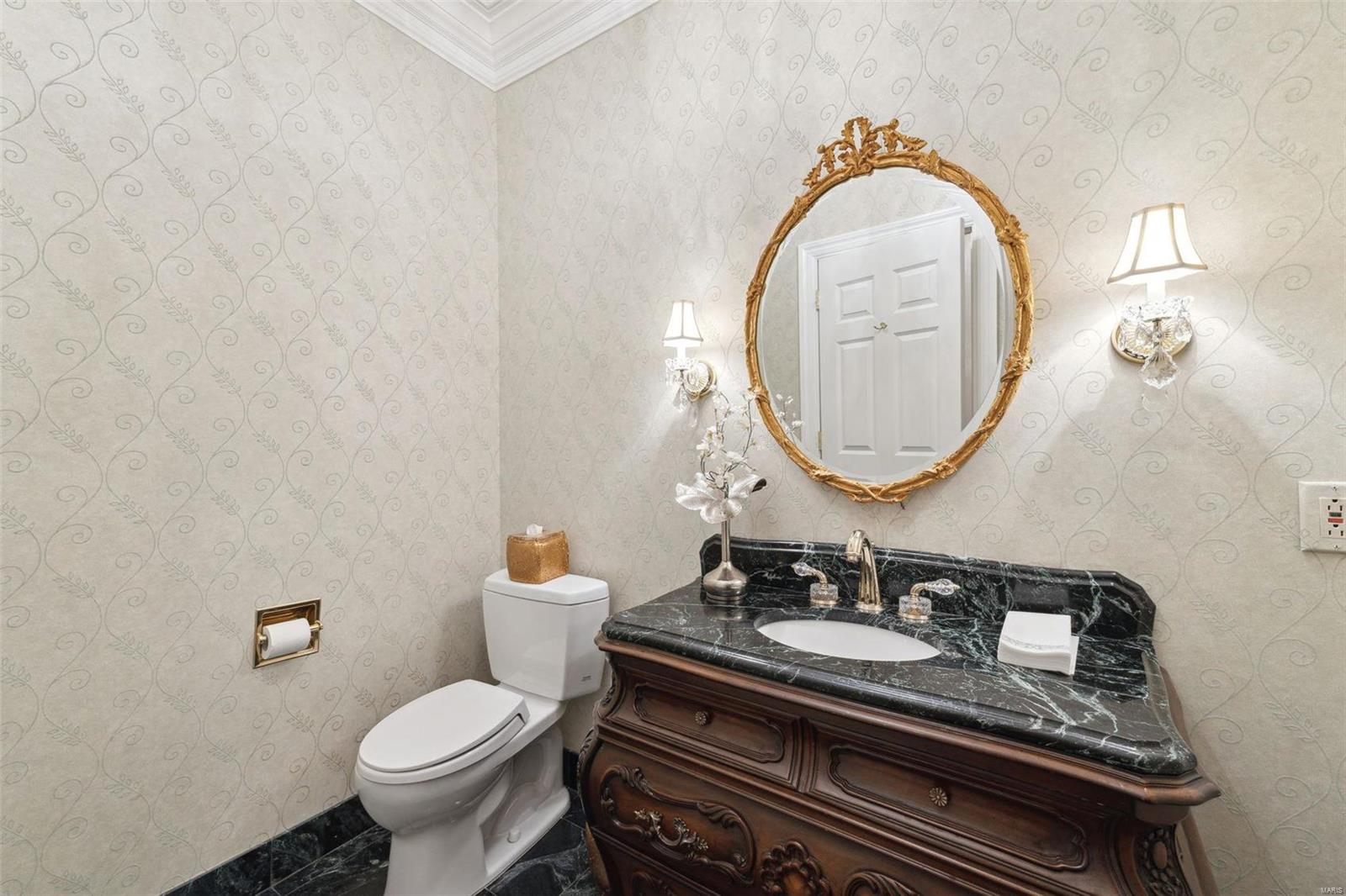 Residence at 800 S Hanley A Condominium - Residential