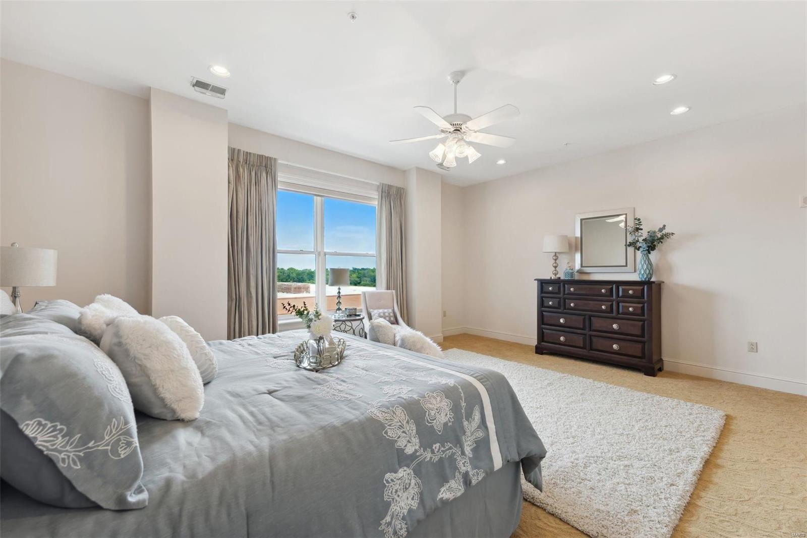 Residence at 800 S Hanley A Condominium - Residential