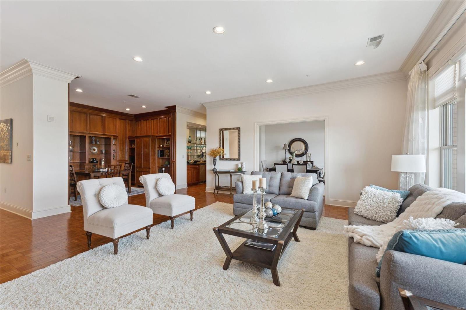 Residence at 800 S Hanley A Condominium - Residential