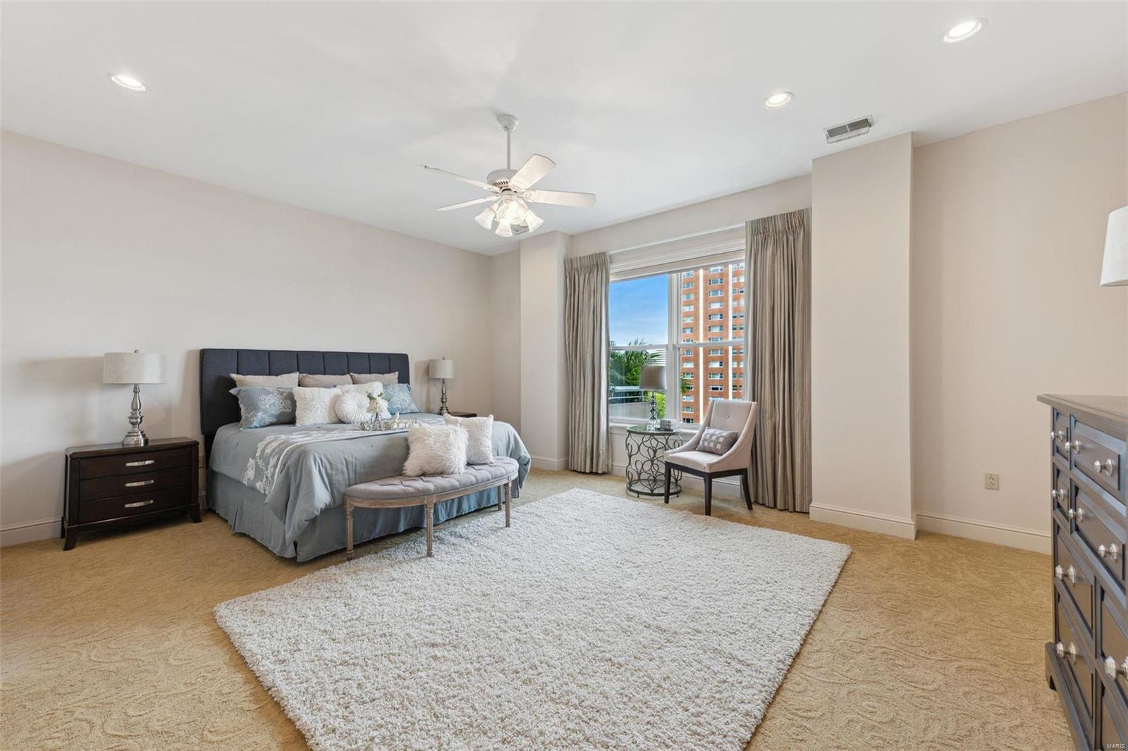 Residence at 800 S Hanley A Condominium - Residential