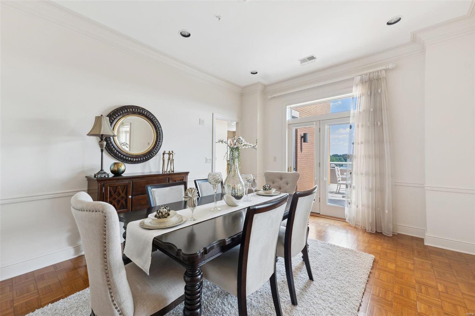 Residence at 800 S Hanley A Condominium - Residential