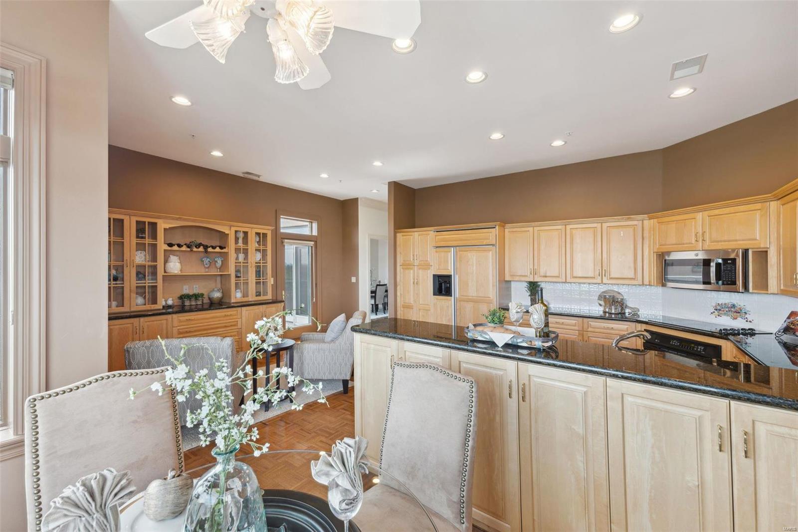 Residence at 800 S Hanley A Condominium - Residential