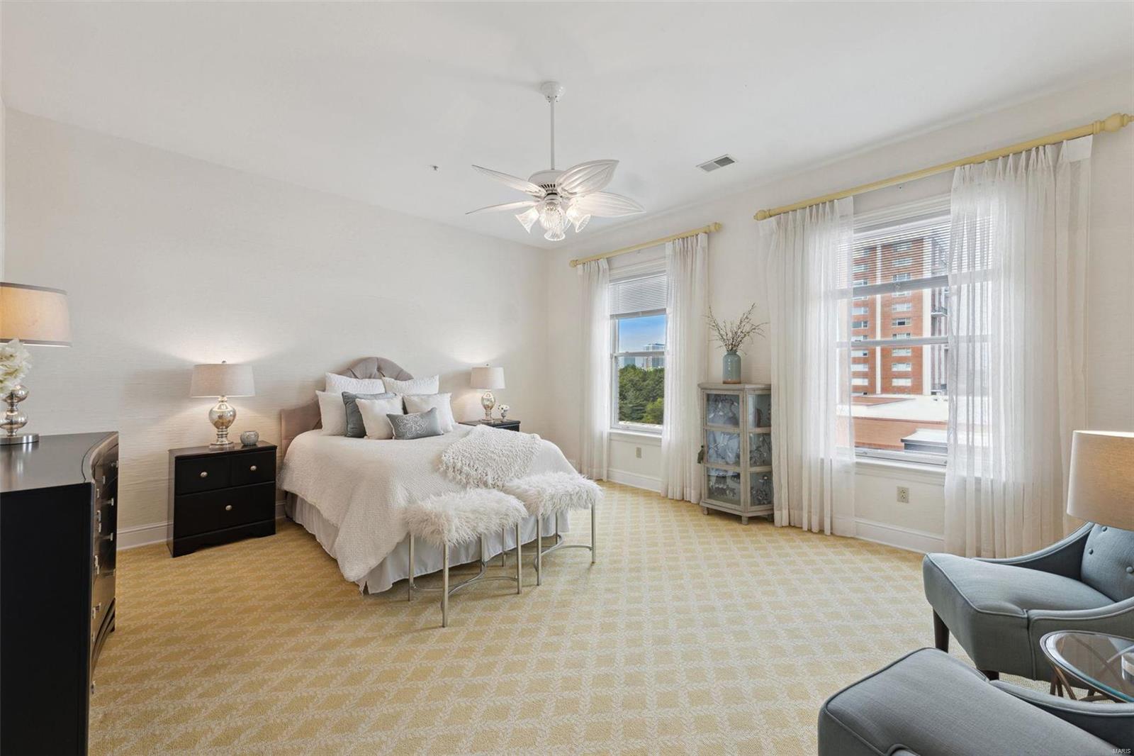 Residence at 800 S Hanley A Condominium - Residential