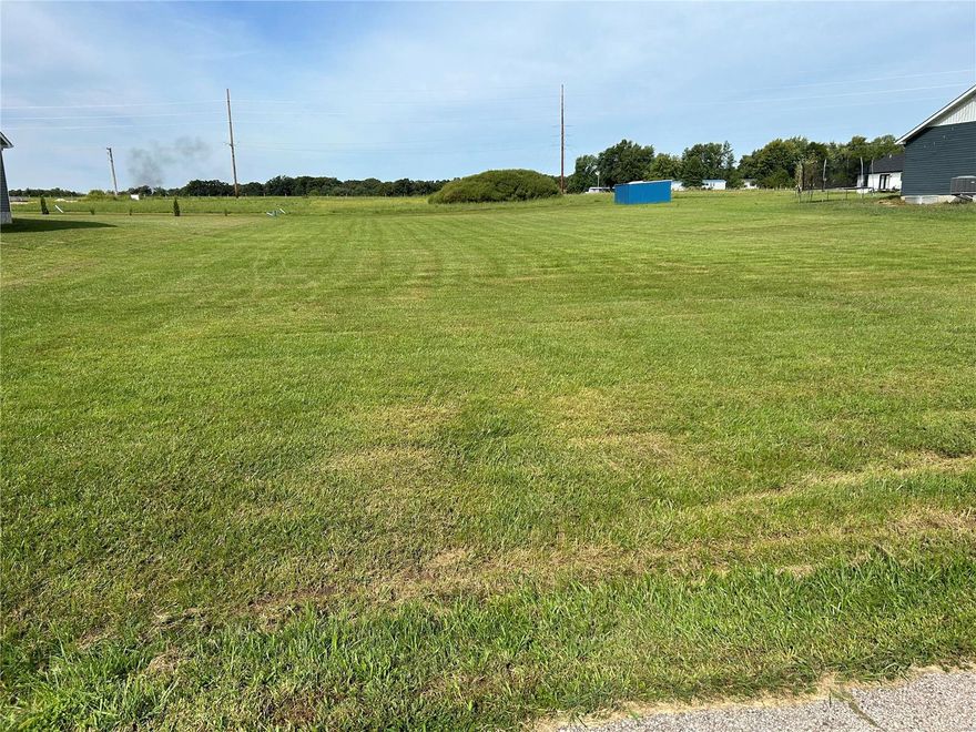 Nice Level Building Lot just 2 Blocks off of main Highway. New Homes on both sides. Additional Rooms: Other
