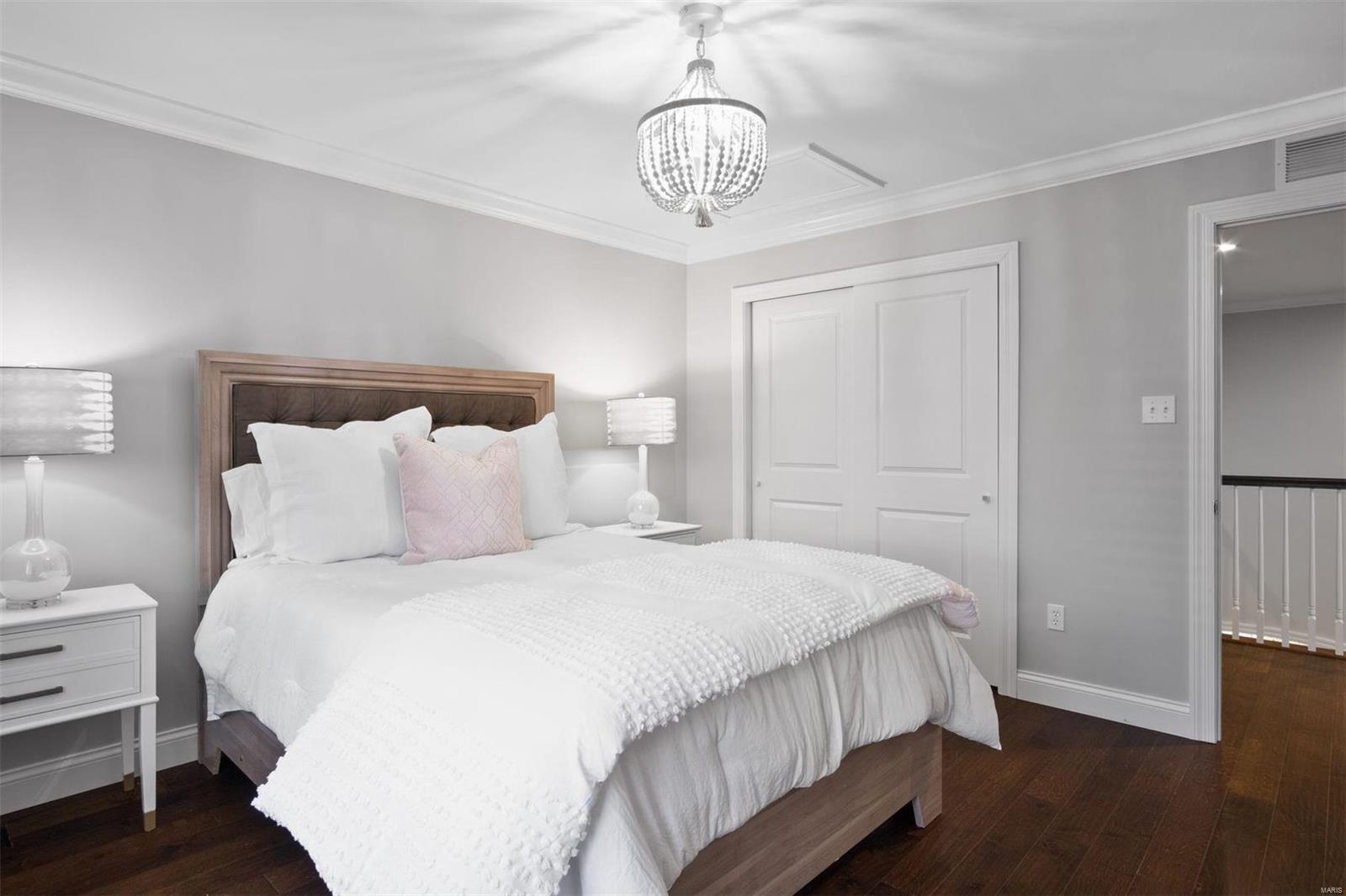 Woods Of Ladue The - Residential