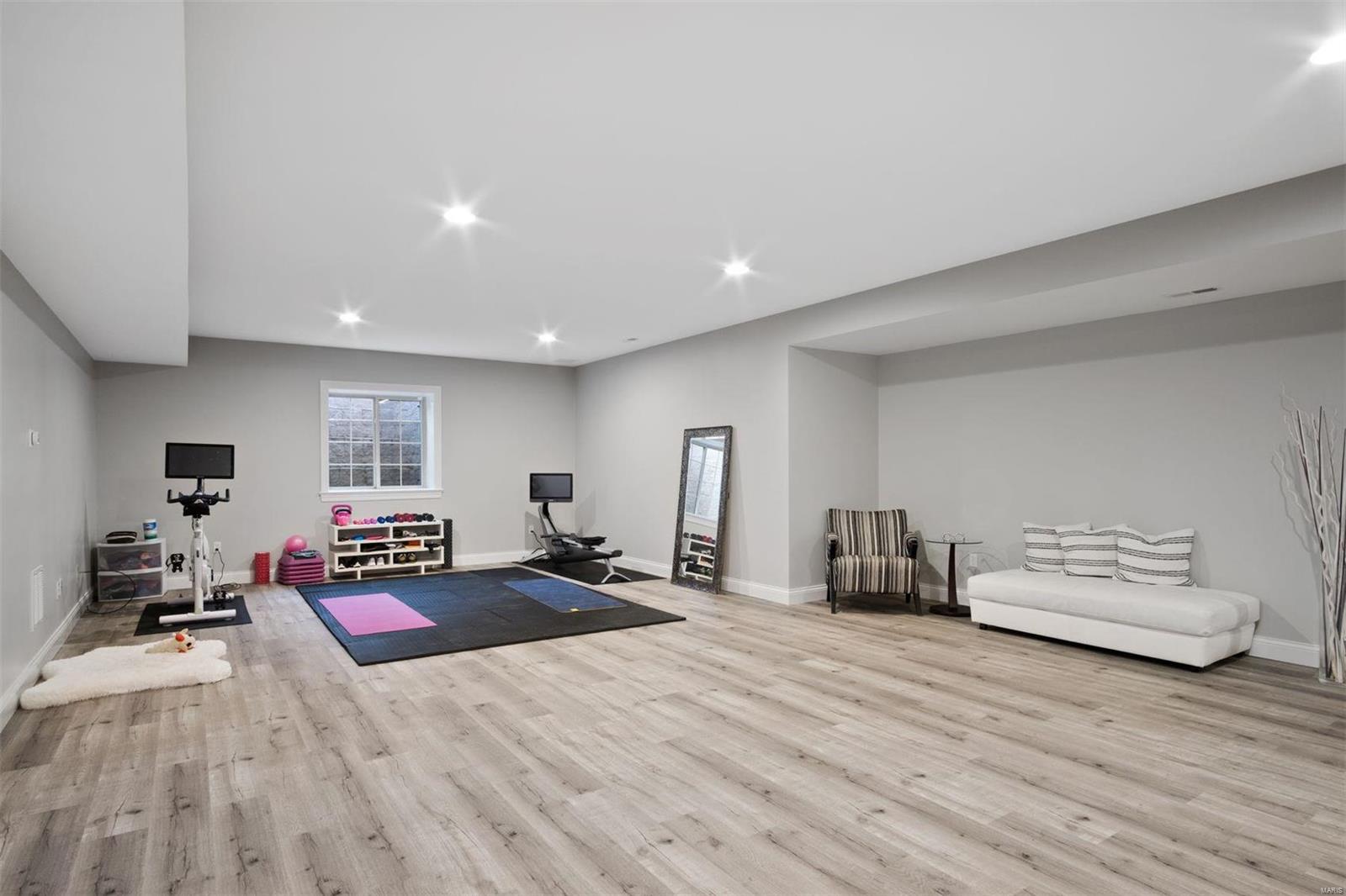 Woods Of Ladue The - Residential