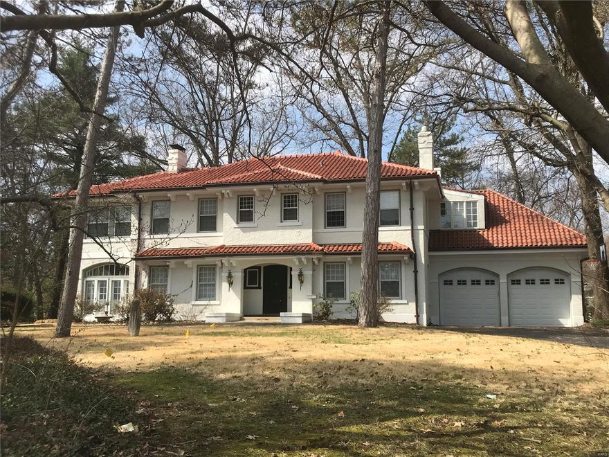 For COMP purposes only. Updated kitchen, large family room plus sunroom, large, beautiful corner lot.