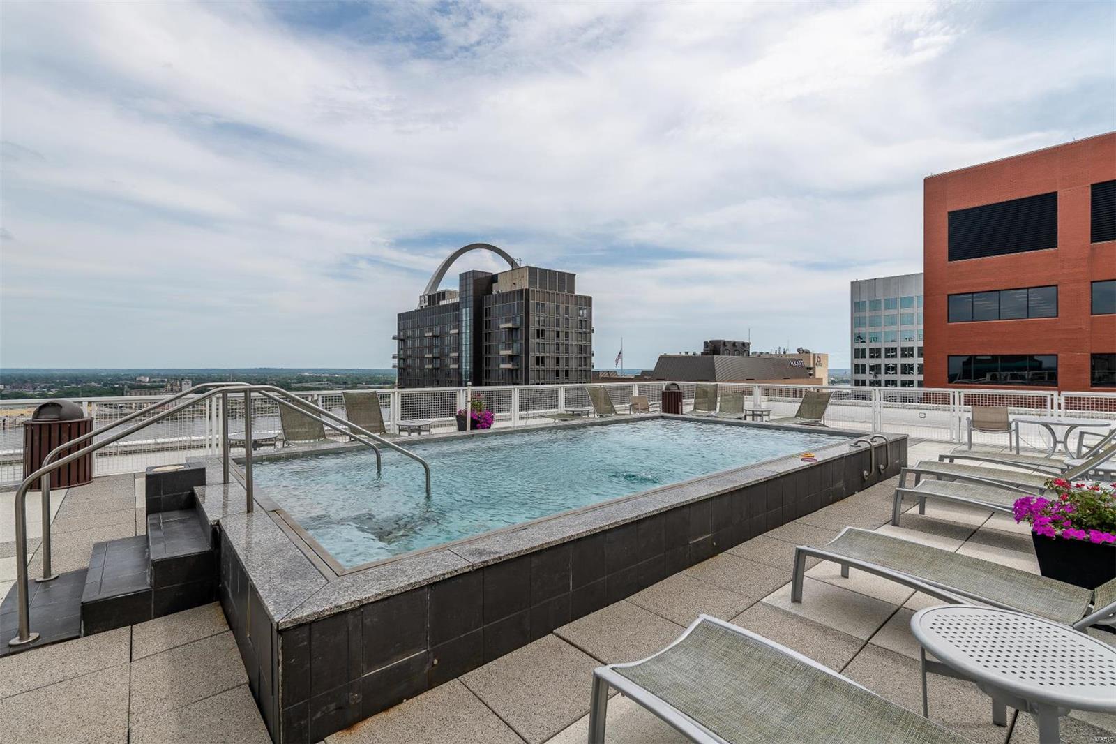 Marquette Bldg Upper Residl - Residential