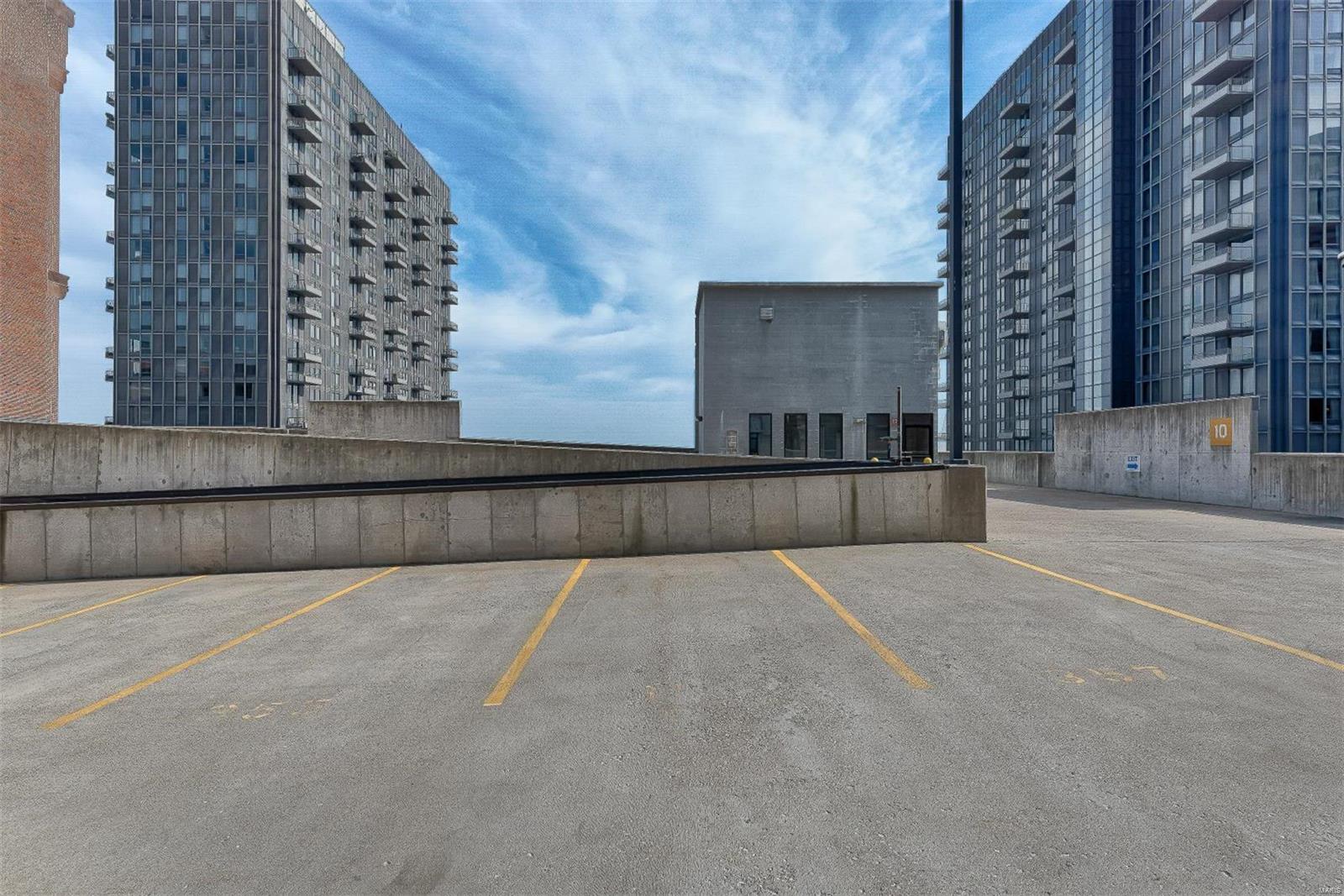 Marquette Bldg Upper Residl - Residential