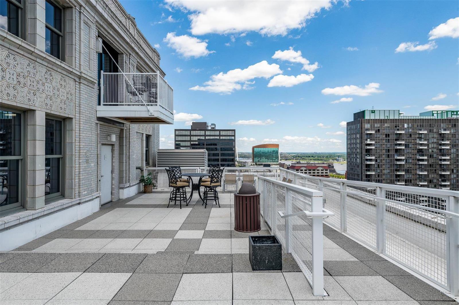 Marquette Bldg Upper Residl - Residential