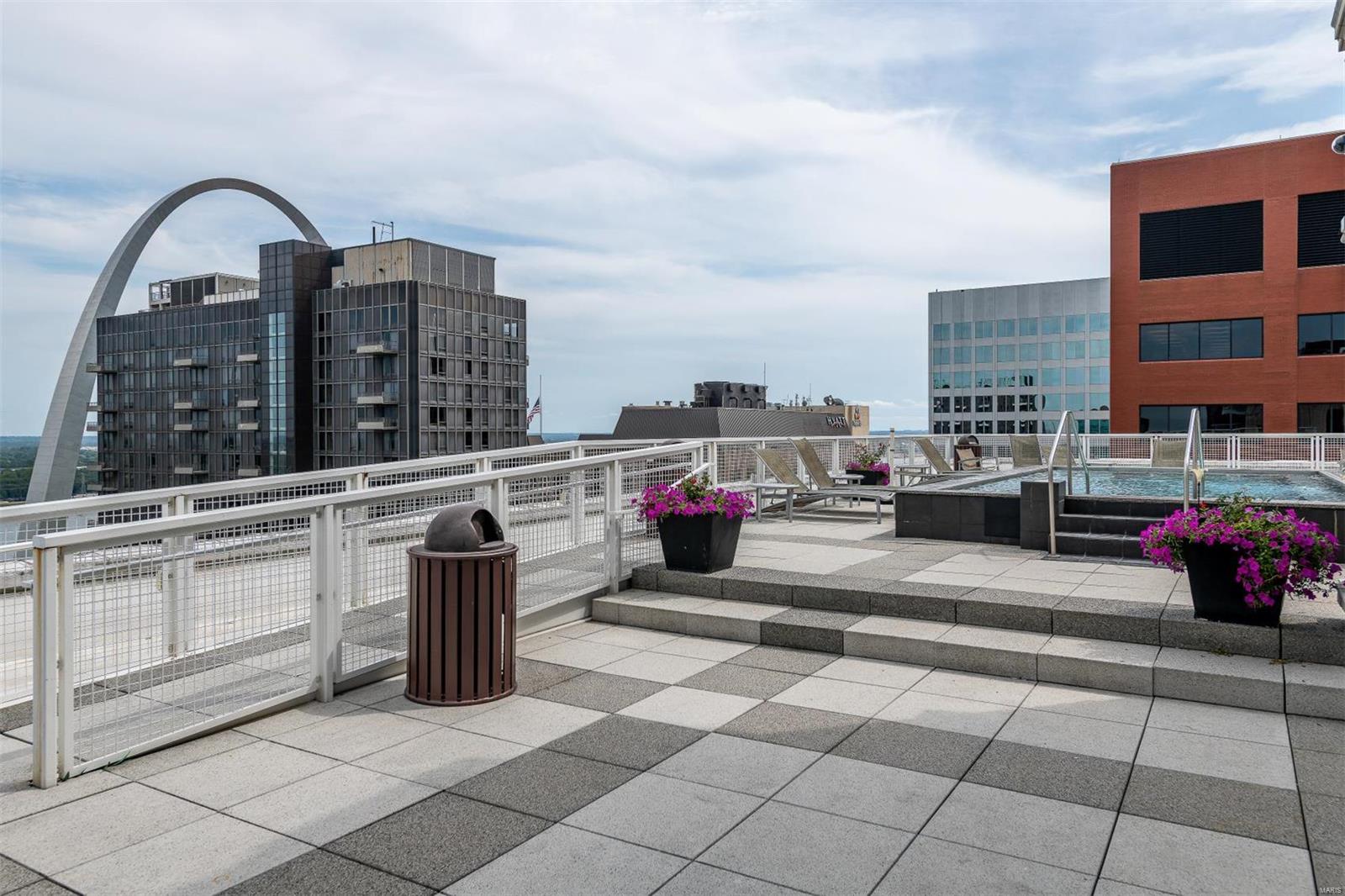 Marquette Bldg Upper Residl - Residential