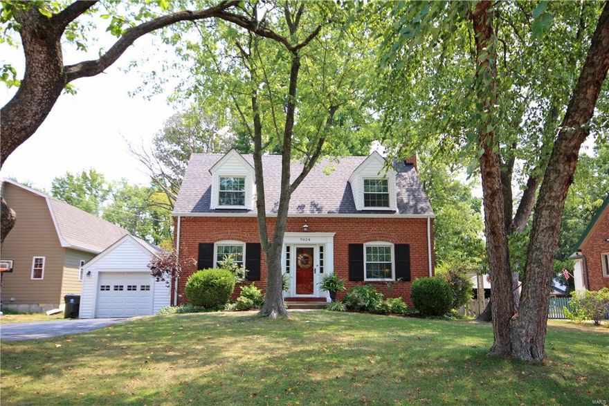 Beautiful 1.5 story, 3 br/2 ba home with nearly 1/2 acre in Lindbergh Schools.  Find character at every corner as you enter to a spacious foyer, archways and hardwoods. Large living and dining rms provide great entertaining space. The kitchen provides ample storage and walk-in pantry. Main floor master boasts a large walk-in closet and en suite. Delight in 2 spacious upper level bedrms with wood floors. Off the kitchen, it's your choice of breakfast nook or mud room to the park-like back yard. The lower level offers more living space with a rec room. Through the breezeway, find an attached garage, along with a large shed for tons of storage. Enjoy the seasons from the back patio or throughout the massive, level back yard.  With new roof in 2015, new siding & gutters in 2016, 2 electrical panels, fencing, six panel doors, pocket doors and more, this home is charming and care free! Centrally located and extremely close to Lindbergh High School, this is must see! Additional Rooms: Mud Room