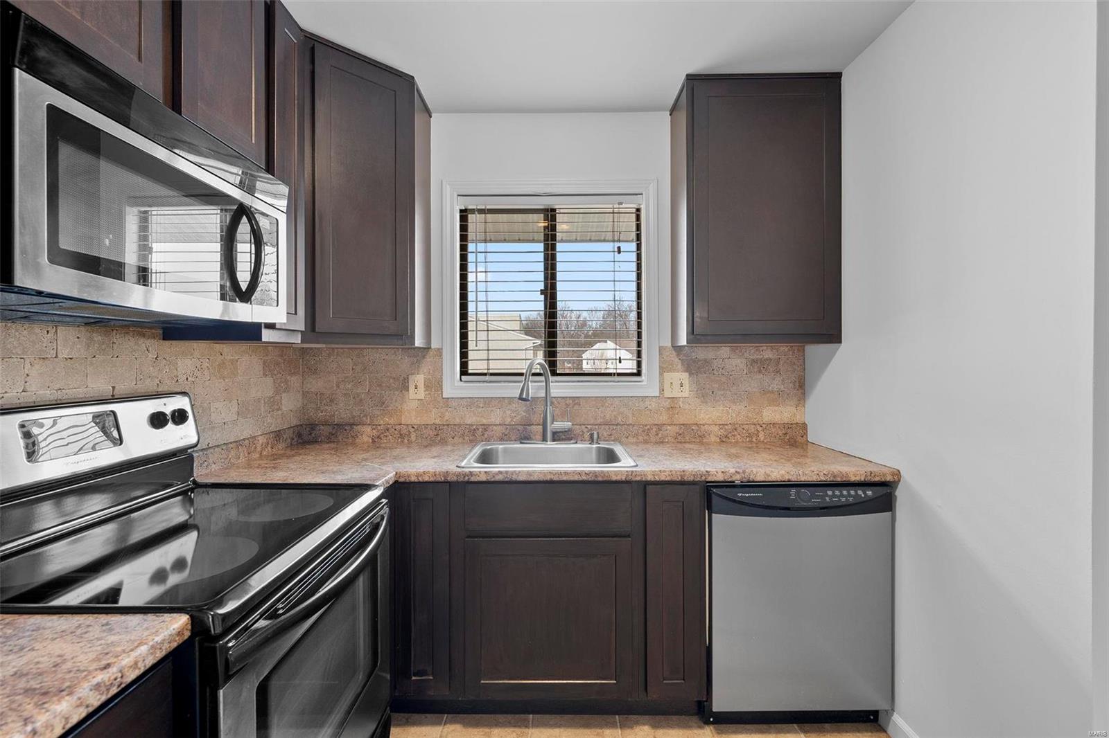 Summer Winds Condos Ph1 Stg11 - Residential