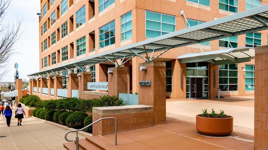 The Maryland Walk complex speaks for itself - meticulous management, superior service, A-list amenities and best location in Clayton! 3 bedrooms, 3 full baths, open kitchen to living room and a west facing terrace. This home lives and feels like a residence with an updated master bath and a walk in closet fit for a king. Whether you're considering your first purchase in this sought after complex or perhaps you are like many residents in the community just looking to change things up with an interior move, this residence may just have that extra amenity or space you've been looking for! Two assigned covered parking spots #272 & #255 and storage unit included. Location: City, Upper Level