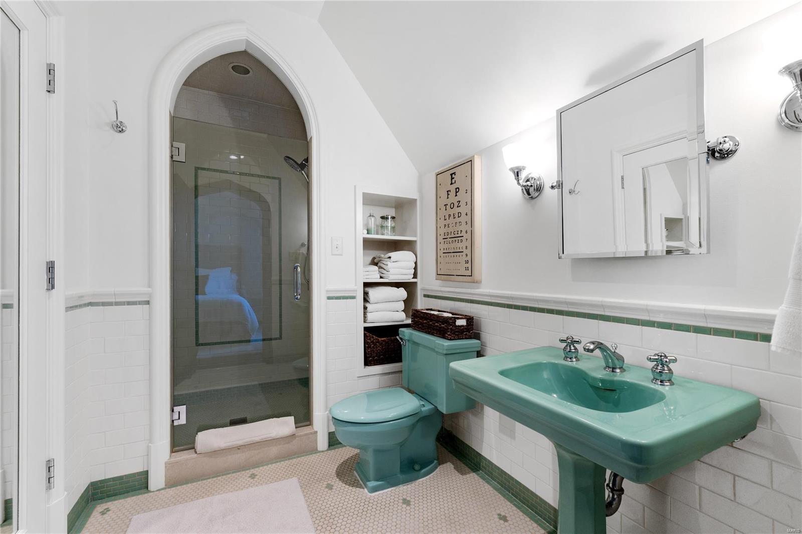 Fair Oaks Estates Lt 4 & Lt Pt 3 & Lt - Residential