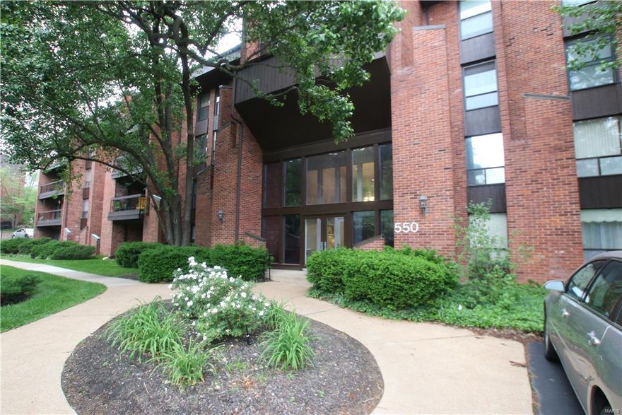 There's been a masterful renovation  here. The result of this quality transformation----BREATHTAKING! Wood floors shine throughout most of this smart condo.  Multiple grey hues in the kitchen's plentiful granite are eye-catching and complement white cabinetry and black and stainless appliances, while the breakfast area overlooks gracious landscaping. The living and dining rooms are conveniently accessible to the kitchen and to an outdoor walkway. All 3 bedrooms are spacious with a lot of window light. The master bath with its high-end fixtures and stylish tile work includes a large walk-in closet. In fact, everywhere you look there's another closet. Washer and dryer hookups are in a closet of their own near the pretty updated hall bath. Live here and you have all this plus a welcoming lobby, garage parking, clubhouse,pool, tennis courts and the Creve Coeur Golf Course is nearby, too. Convenient to I-64, I-270.  Add dozens of nearby restaurants and shopping of all kinds. BREATHTAKING! Location: End Unit