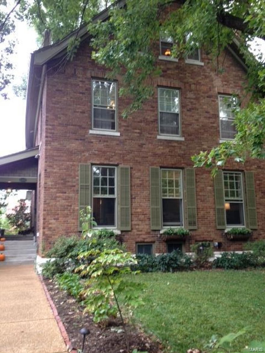 Gracious Parkview Historic District home situated between Washington University and the Delmar Loop entertainment district, with a short walk to Forest Park, two MetroLink stations, and the soon-to-open Delmar Trolley.  A welcoming light-filled home in a perfect location.
With a modern updated kitchen and period-perfect renovated baths, this home has good bones to support its beauty: all-new sewer, upgraded electrical, newer HVAC to complement hot water furnace.  Newer skylights in breakfast room flood the kitchen with light.  Walk out to deck that overlooks landscaped yard with decorative fountain and pool, and mature oak that provides cooling shade for summertime entertainment.  Well-maintained 2-car garage.
Desirable center-entry hall and stairway offers easy flow to all rooms.  Spacious second-floor bedrooms feature plentiful windows and pocket doors.  Third-floor features two bedrooms and full bath, plus handy laundry and storage room.
This beautiful home is move-in ready.