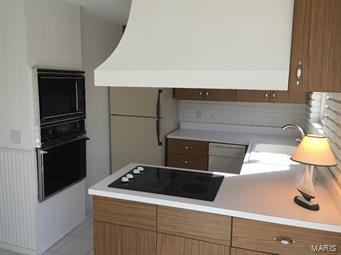 Royal Arms Condo - Residential