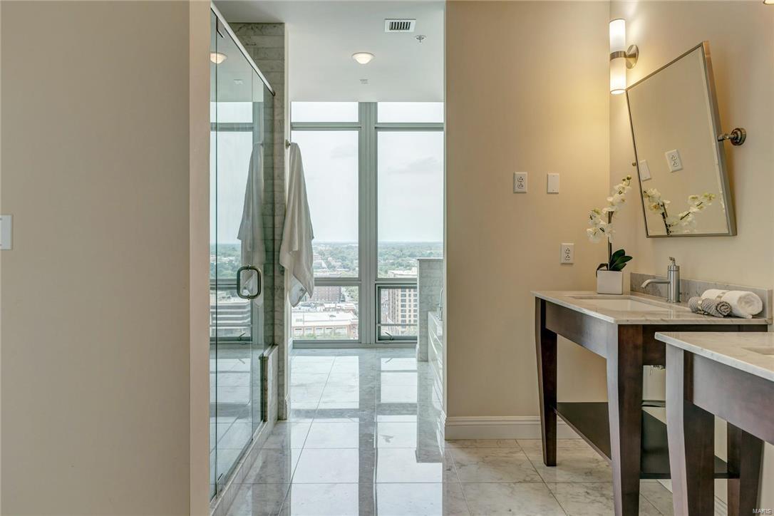 Park East Tower - Residential