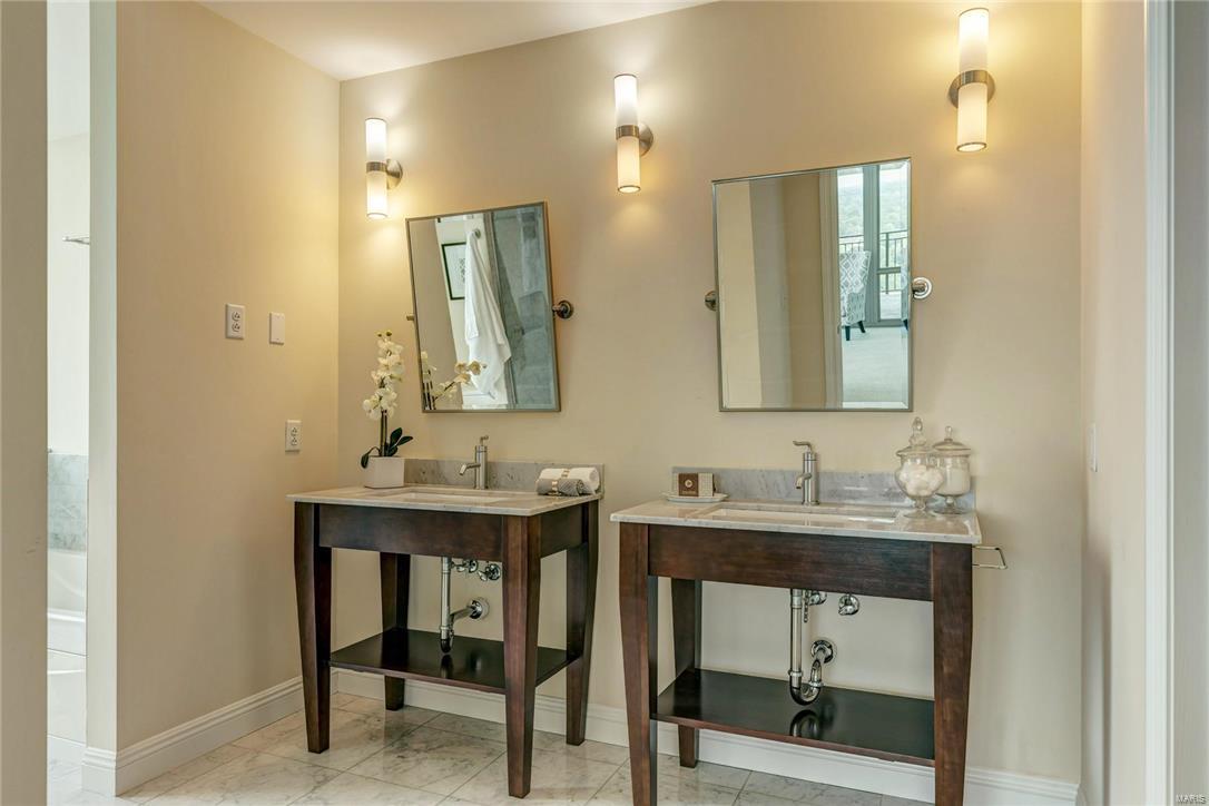 Park East Tower - Residential