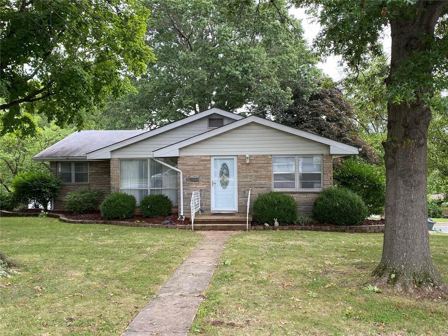 Original Owner Home!  This wonderful 3 bedroom/1.5 bath home needs a new owner.  If you are looking for your next home that is close to everything, look no further.  Don't miss your opportunity to be the next owner of this charming home!
