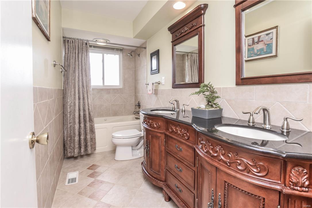 Bonhomme Woods - Residential