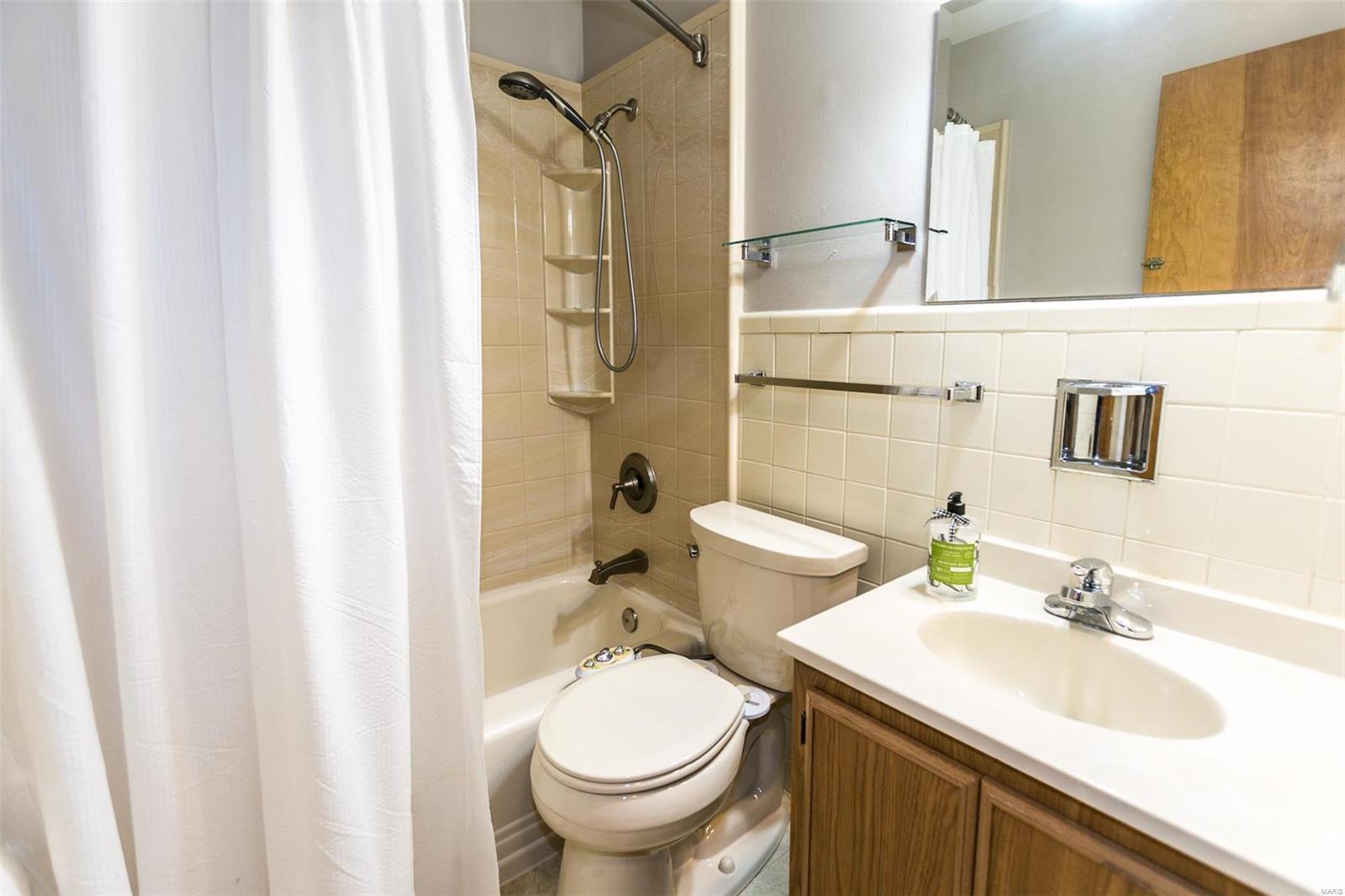 Florissant, Missouri 63033, United States, 3 Bedrooms Bedrooms, ,2 BathroomsBathrooms,Residential,Pending,25675