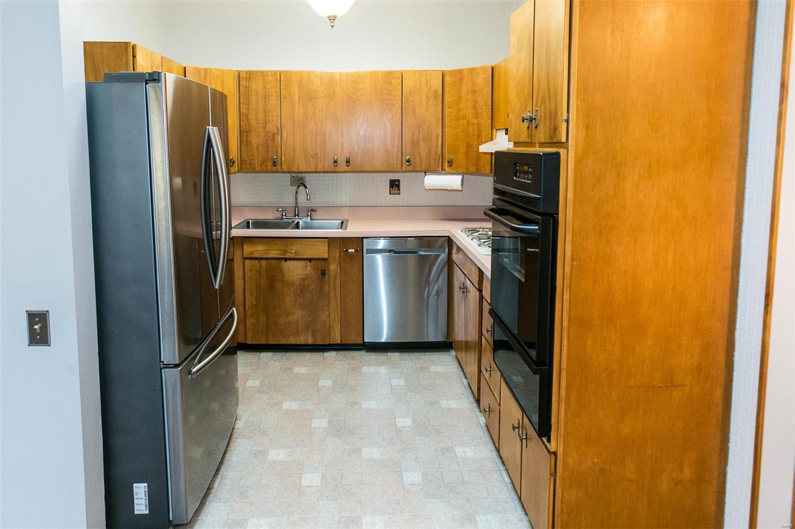 Florissant, Missouri 63033, United States, 3 Bedrooms Bedrooms, ,2 BathroomsBathrooms,Residential,Pending,25675