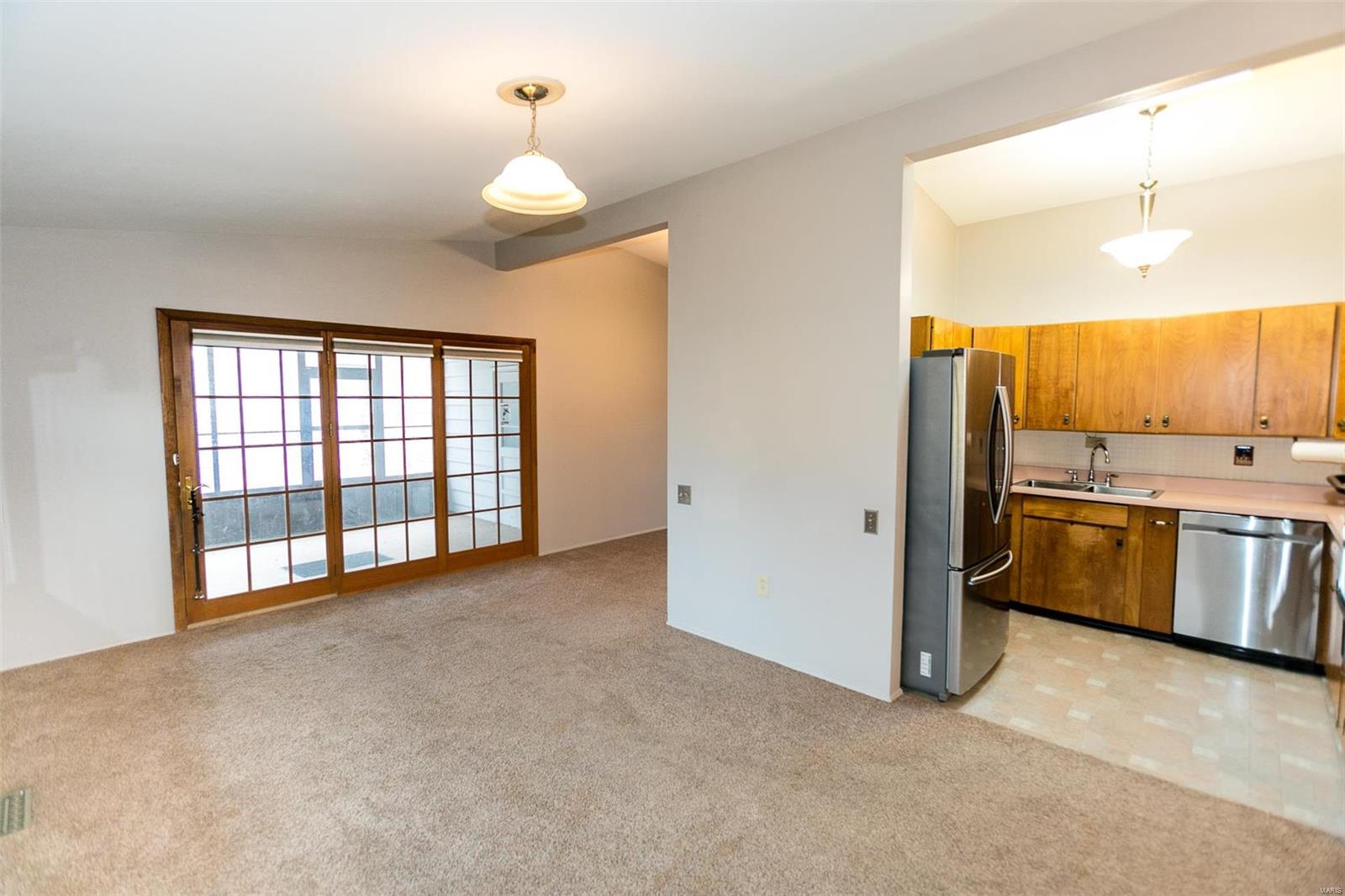 Florissant, Missouri 63033, United States, 3 Bedrooms Bedrooms, ,2 BathroomsBathrooms,Residential,Pending,25675