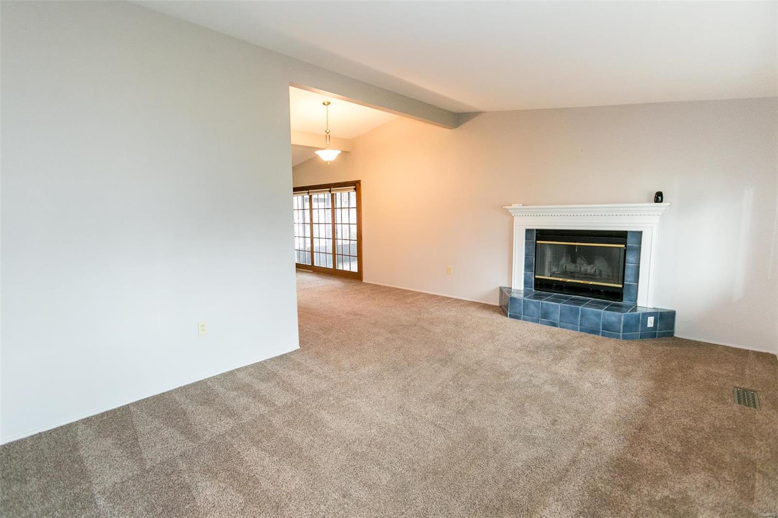 Florissant, Missouri 63033, United States, 3 Bedrooms Bedrooms, ,2 BathroomsBathrooms,Residential,Pending,25675