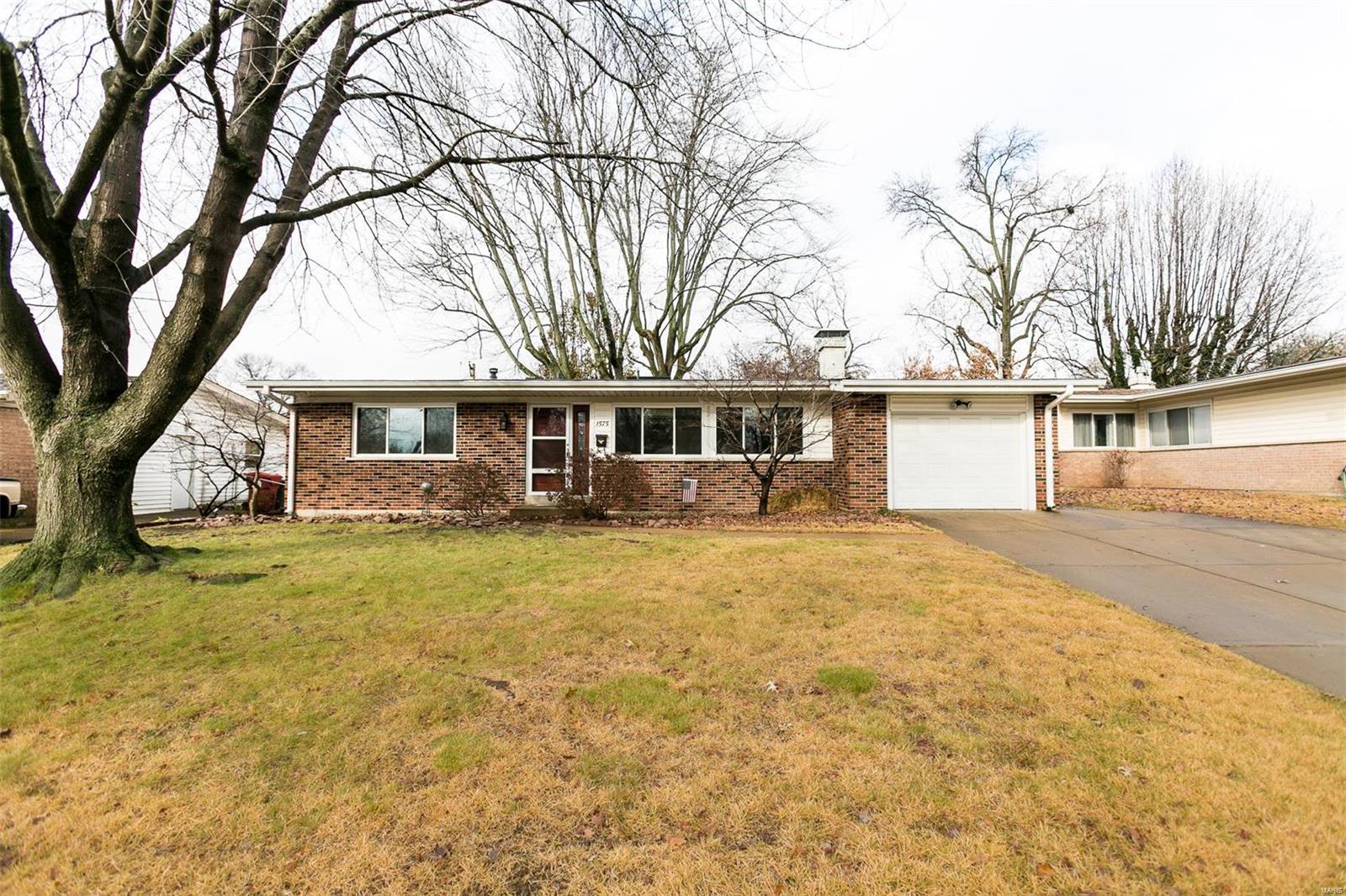 Florissant, Missouri 63033, United States, 3 Bedrooms Bedrooms, ,2 BathroomsBathrooms,Residential,Pending,25675