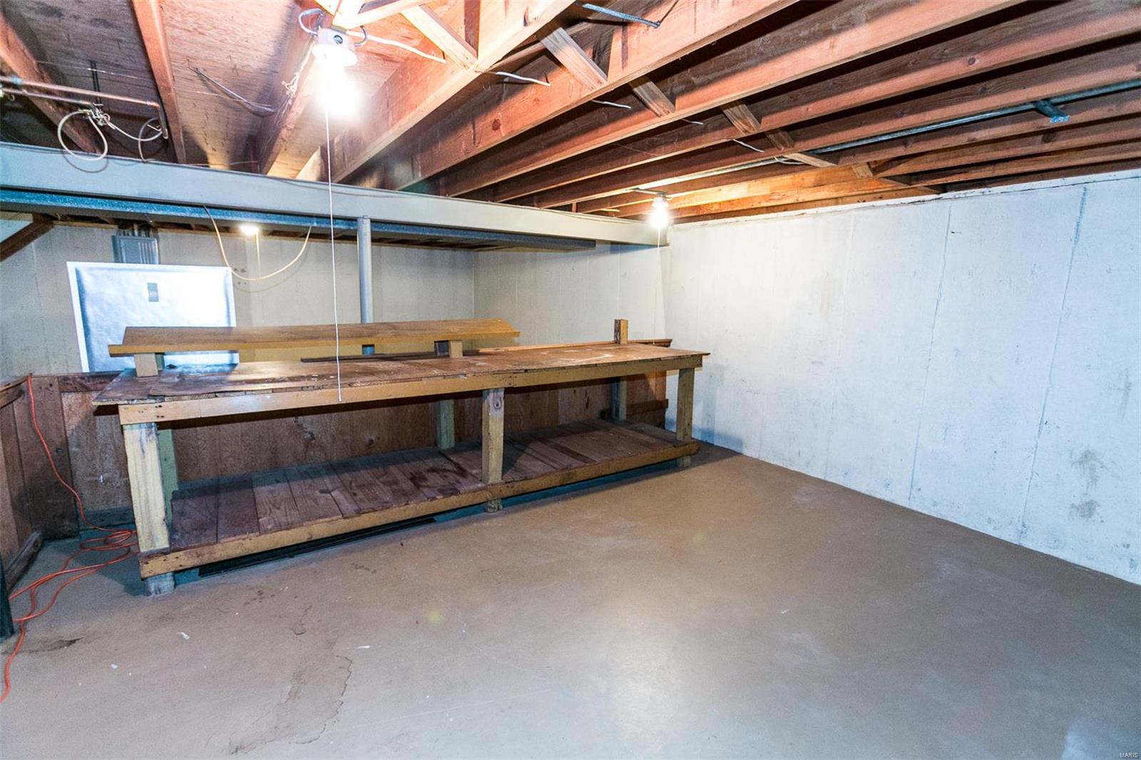 Florissant, Missouri 63033, United States, 3 Bedrooms Bedrooms, ,2 BathroomsBathrooms,Residential,Pending,25675