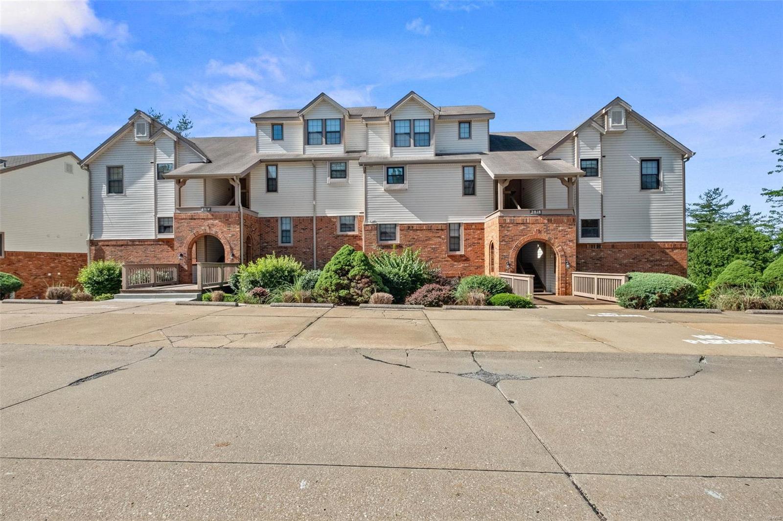 Arrowhead Condo Fourth Amd - Residential